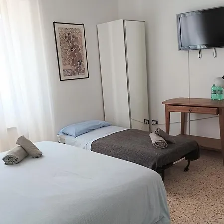 לינה וארוחת בוקר Bed Bike Breakfast Al Centro Di *